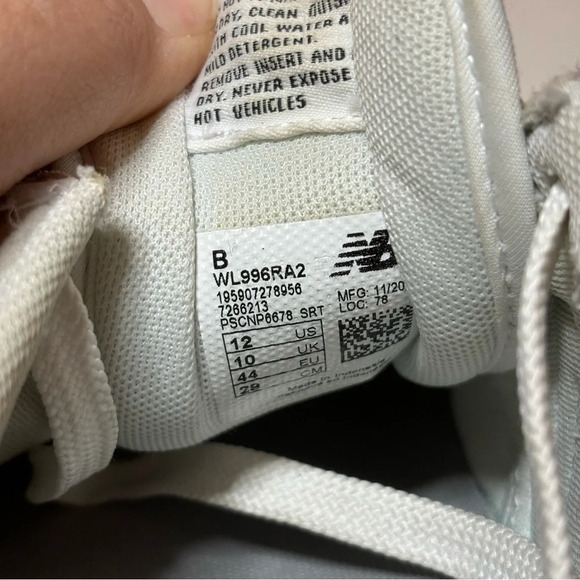 New Balance Women’s 996 V2 Running Shoe Blue Size 12 B Athletic Sneakers - Picture 9 of 9